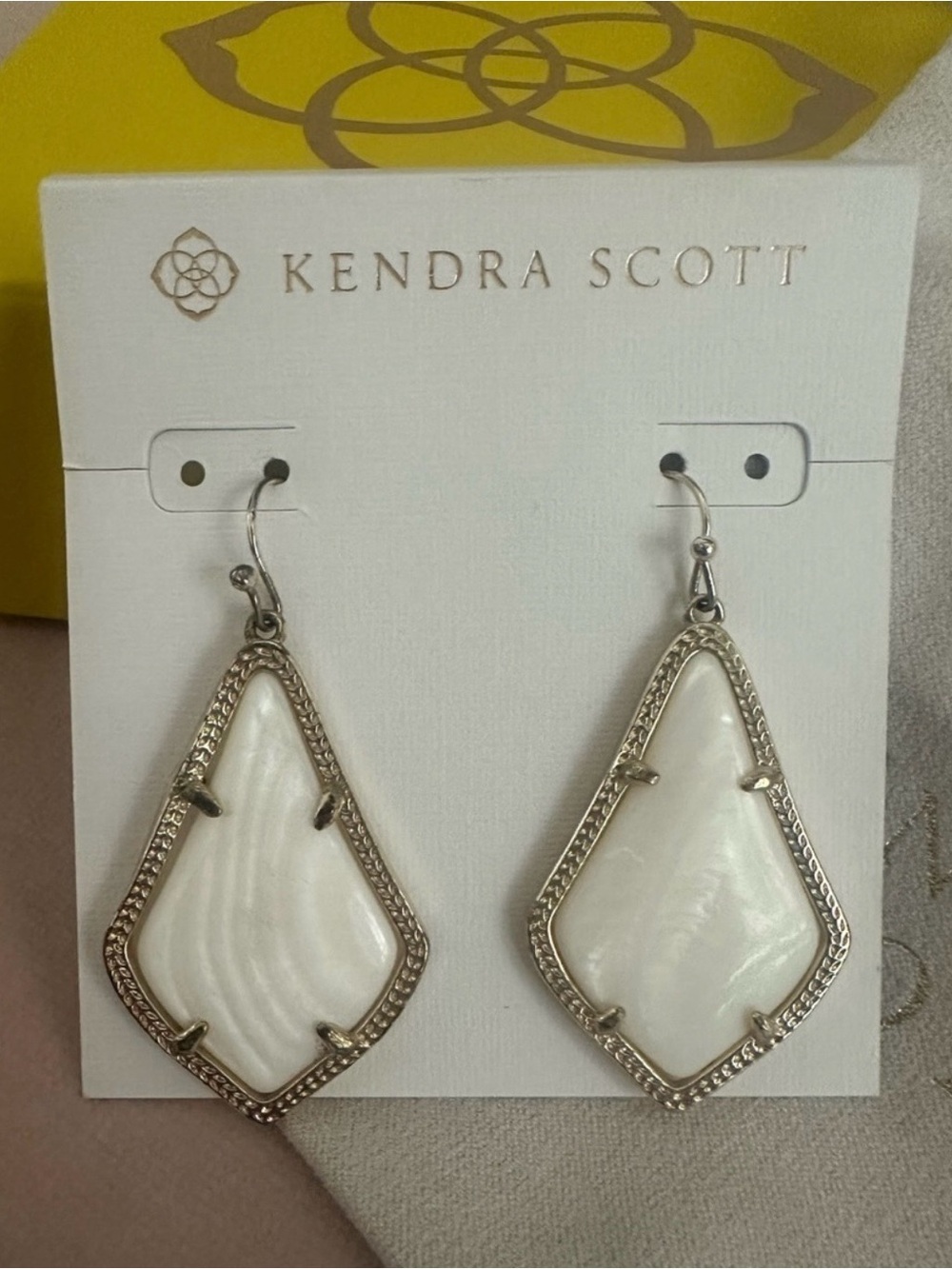 Kendra Scott White Mother-of-Pearl Alexander Drop Earrings